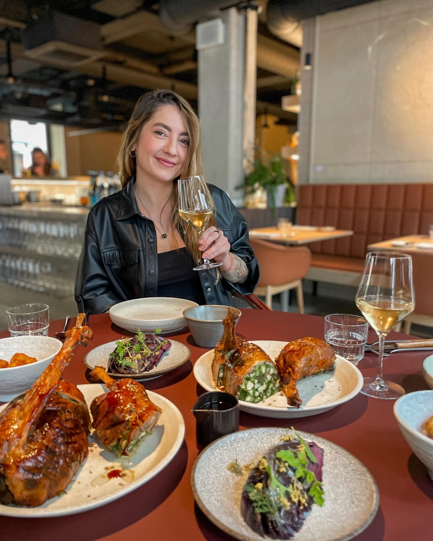 No co, no. Venku je zima a na jídlech je dobře. ??‍♀️? ? @alma__prague a svatomartinské hody,...